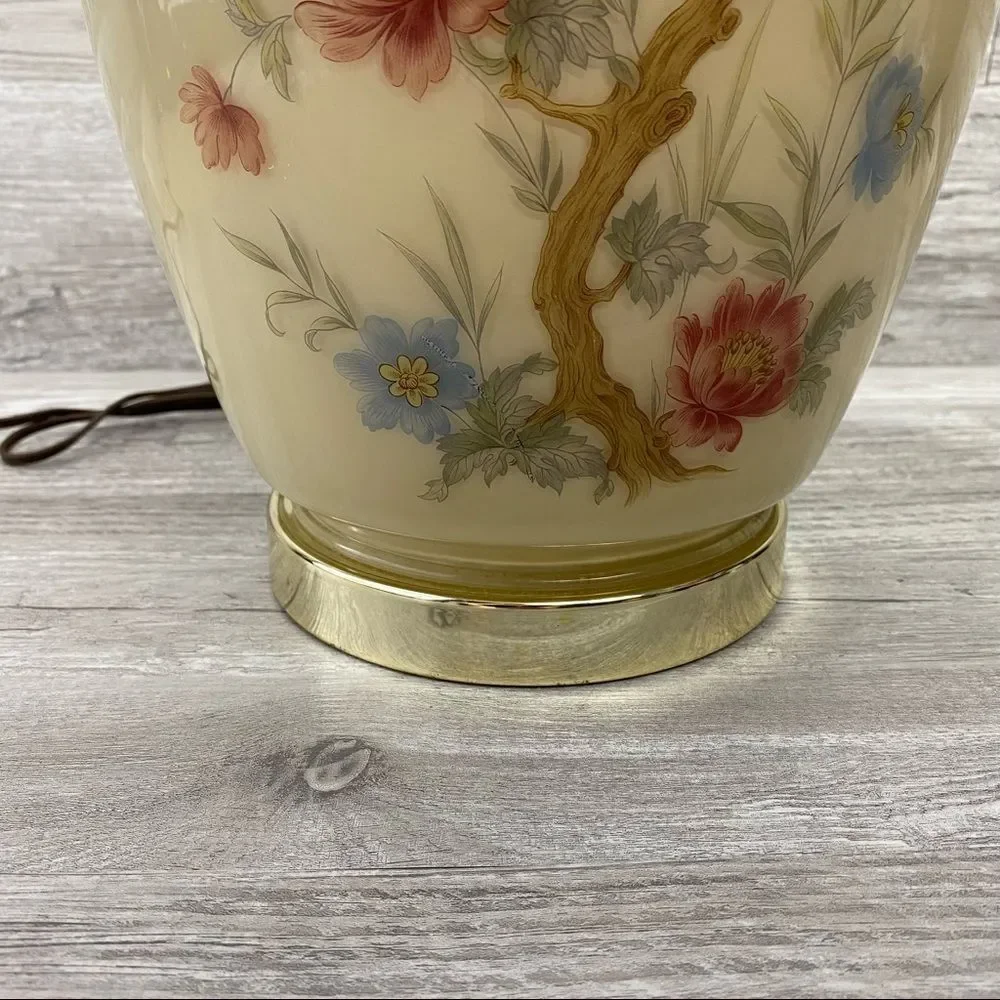 Vintage Glass Porcelain Floral Vase Glass Ginger jar Oriental Style Tabl…